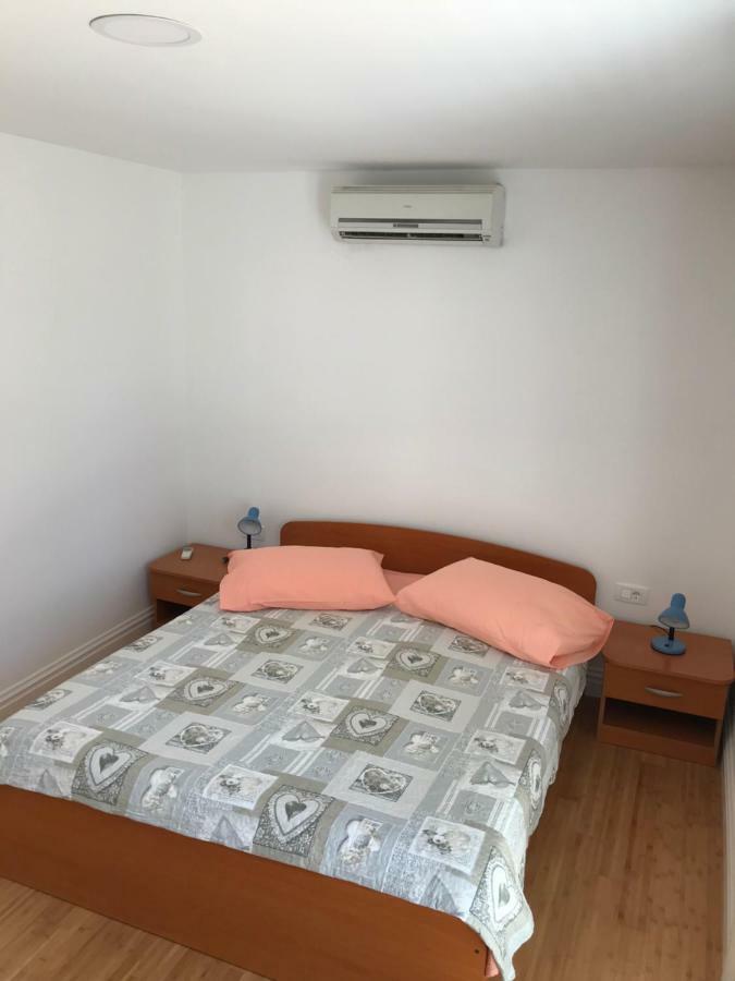 Apartment Mila Srima Exterior photo