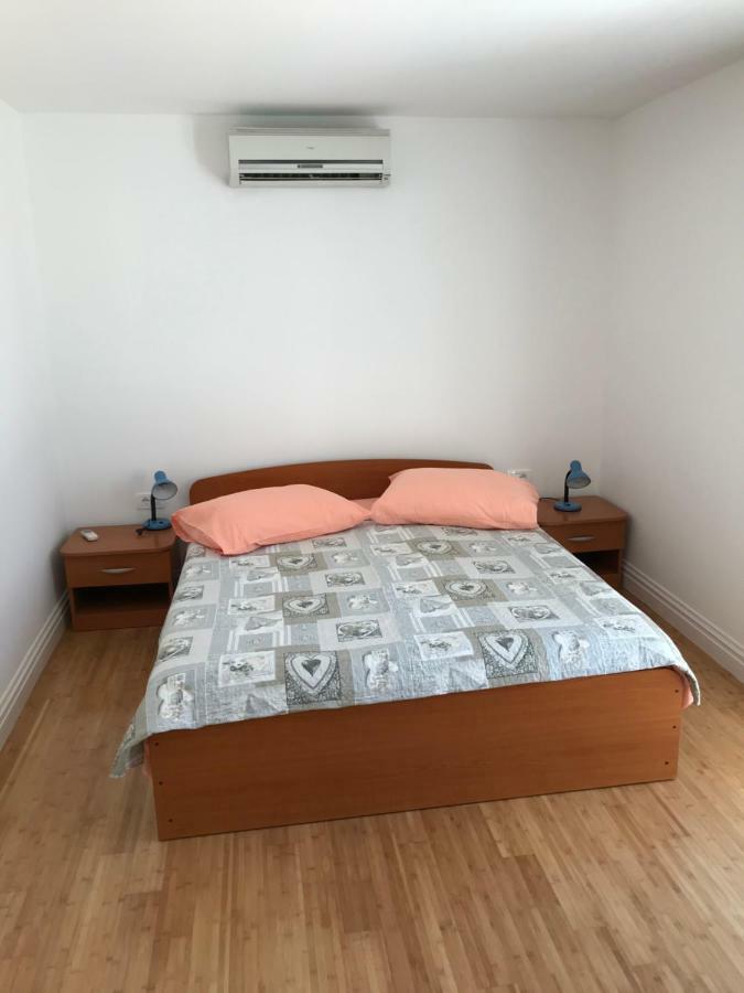 Apartment Mila Srima Exterior photo