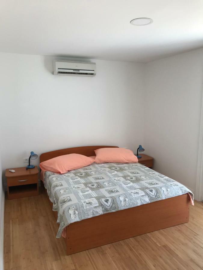 Apartment Mila Srima Exterior photo